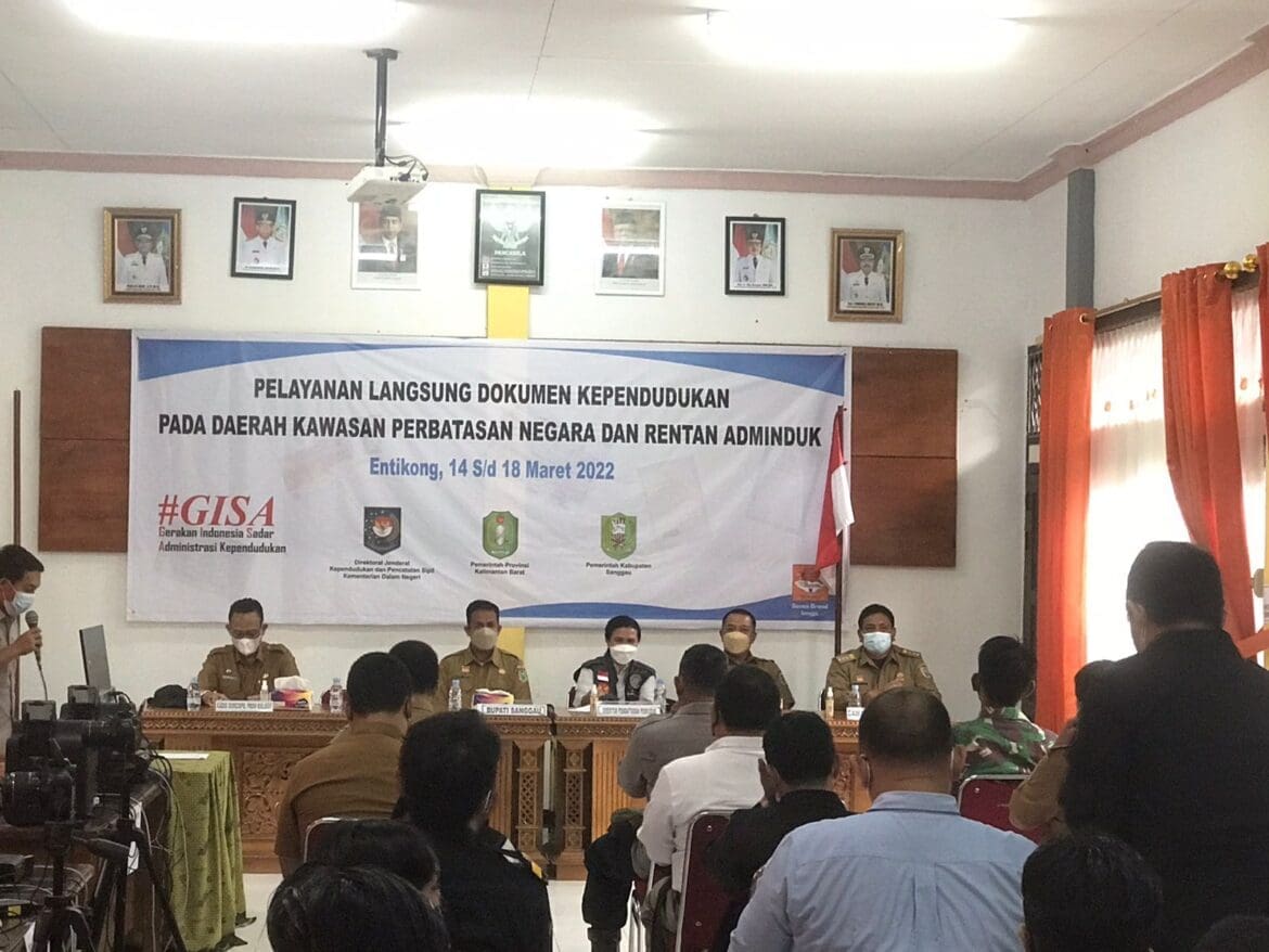 3 Hari jemput Bola di Entikong, Dukcapil Terbitkan 1.222 Dokumen Kependudukan