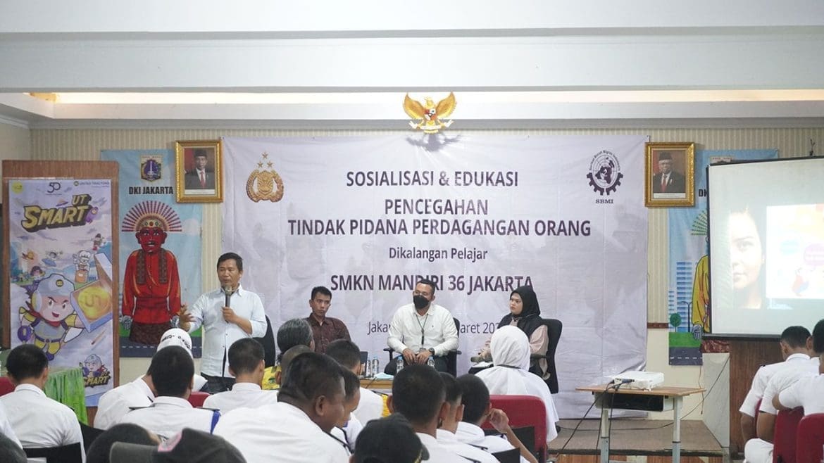 Cegah Perdangan Orang, Polri dan SBMI Lakukan Sosialisasi ke Pelajar