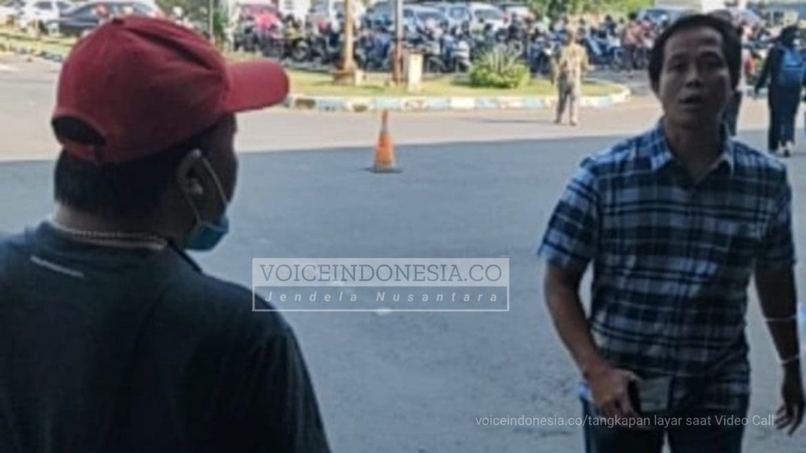 Dua orang Jurnalis tvOne dan TVRI dilarang mendokumentasi di Bandar Udara Internasional Juanda. ( VOICEIndonesia.co/tangkapan layar saat Video Call )