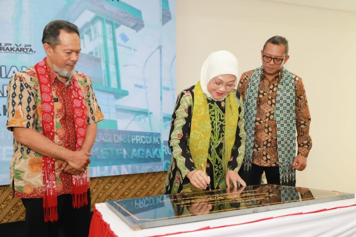 Menaker Resmikan Gedung Workshop Pelatihan Pariwisata