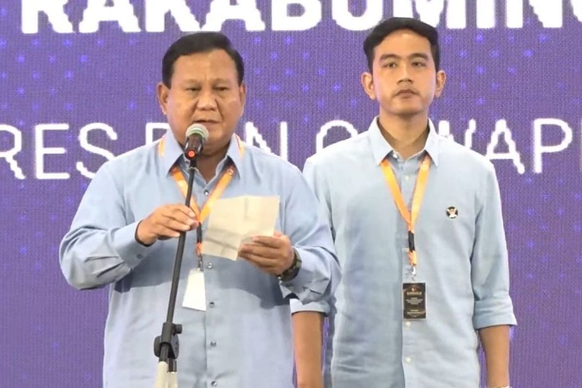 Hari Pertama Kampanye, Prabowo-Gibran Luncurkan Program Makan Siang dan Minum Susu Gratis 