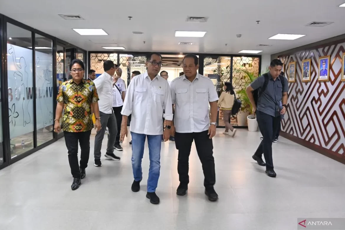 Menhub Tindak Lanjuti Pembangunan LRT Untuk Kurangi Macet di Bali