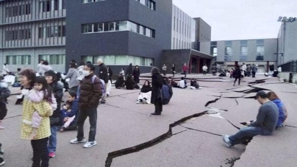 Jepang diguncang Gempa Dahsyat 7,4 M, Peringatan Tsunami dikeluarkan