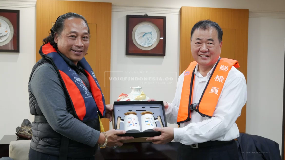 Foto : Ketua Umum SPPI Saat melakukan pertemuan dengan Direktur Zhang ChiSheng pada selasa 16 januari 2024 di Badan Perikanan, Kementerian Pertanian, (Taiwan, ROC)Distrik Zhongzheng, Kota Taipei 10070, Taiwan (Anton Sahadi/VOICEIndonesia.co)