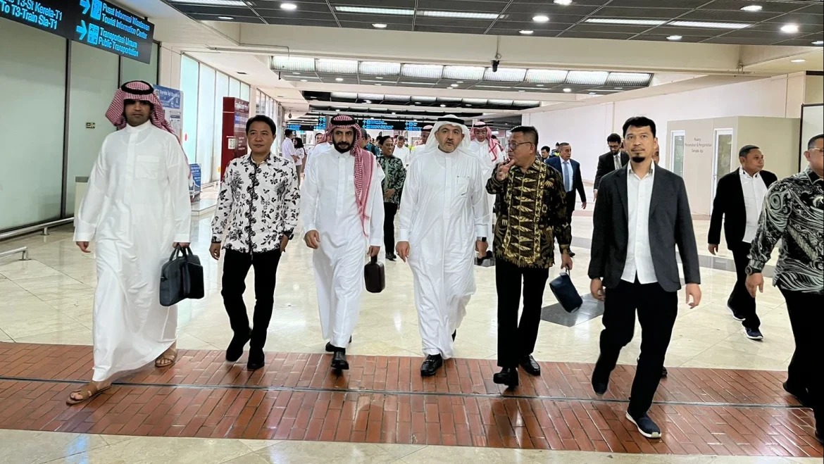 Wamen Haji Saudi Tinjau Kesiapan Fast Track di Bandara Soeta