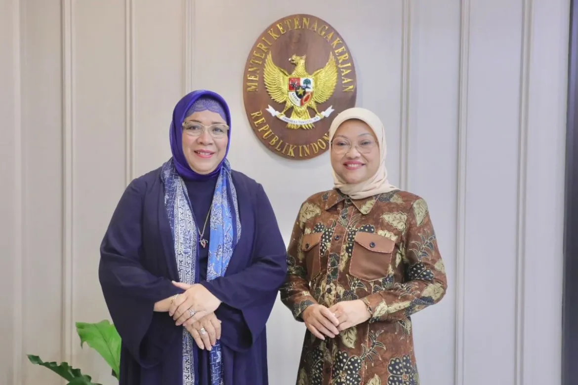 Menaker-Dubes RI Bahas kelanjutan Penempatan PMI kesehatan di Kuwait