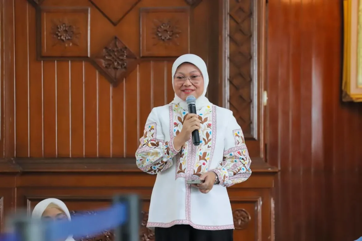 Menaker Ingatkan Perusahaan Komitmen Pemberian THR