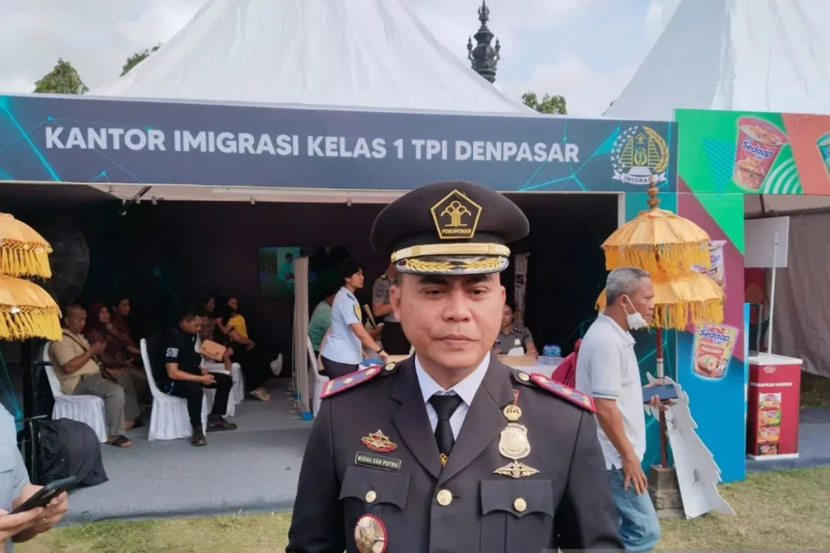 Imigrasi Denpasar deportasi WNA Rusia idap masalah kejiwaan