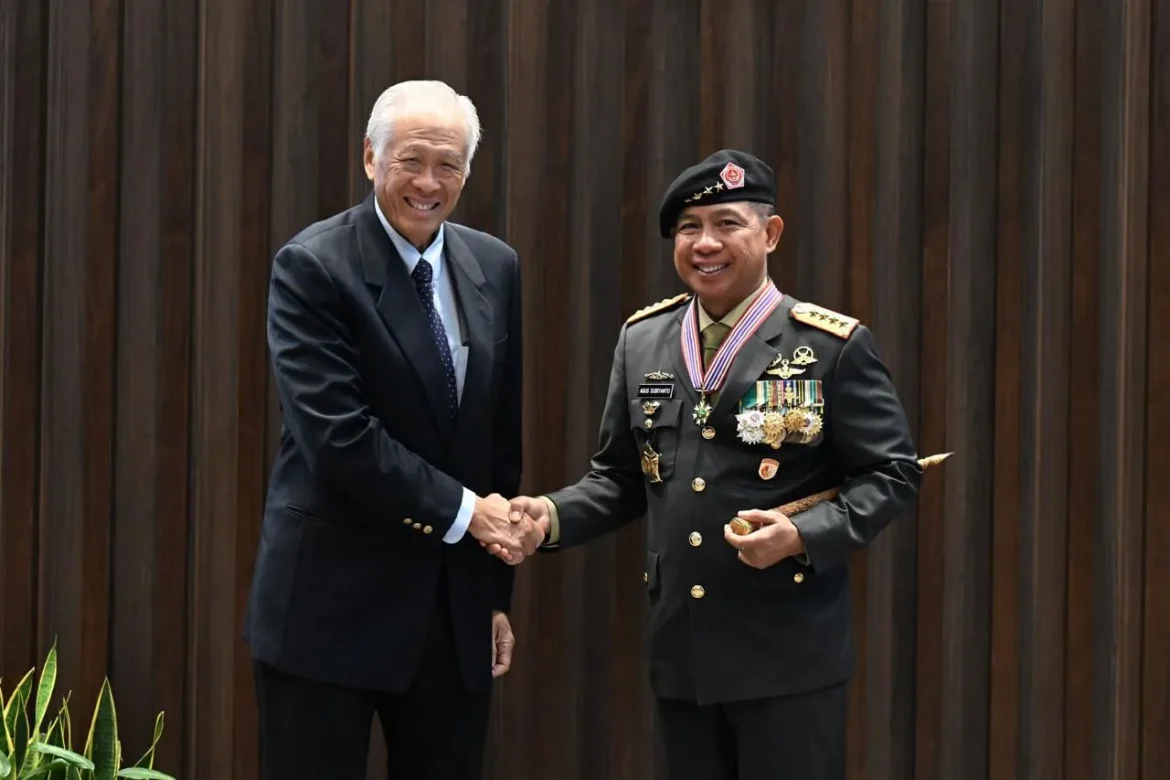 Panglima TNI Terima Meritorious Service Medal Singapura