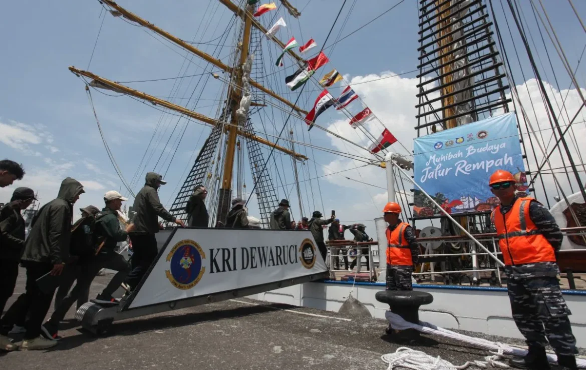 Kunjungan KRI Dewaruci ke Melaka dalam rangka Muhibah Budaya Jalur Rempah 2024