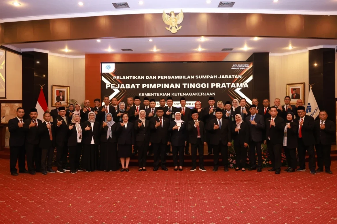Menaker Lantik Pejabat Tinggi Pratama, Dorong Peningkatan Kinerja Kementerian