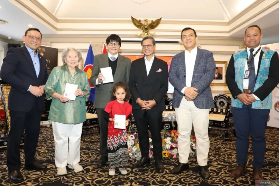 Wakil Menlu Ri Dan Dirjen Imigrasi resmikan layanan e-paspor di KJRI Sydney​​​​​​