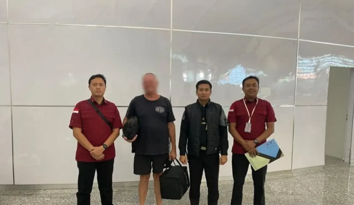 Imigrasi di Bali awasi medsos bekuk WNA Australia promosi vila