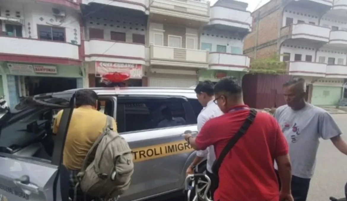 Imigrasi Selatpanjang Riau deportasi seorang WNA Singapura