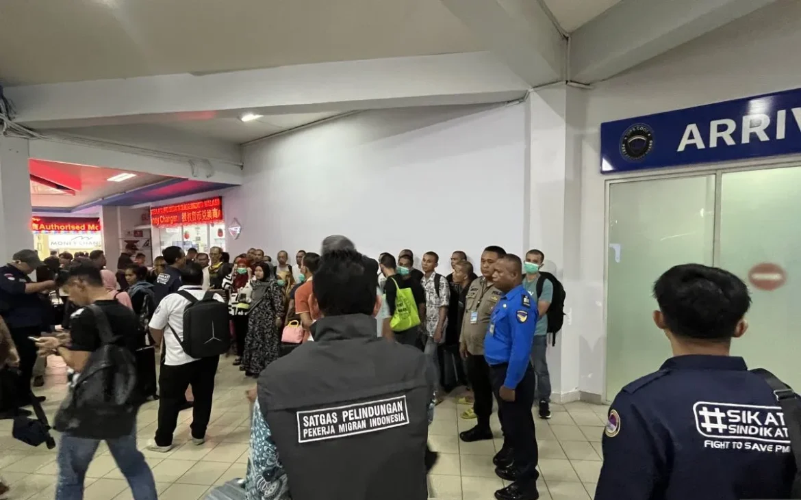 Satgas PPMI Batam berikan konseling berkala bagi anak dideportasi