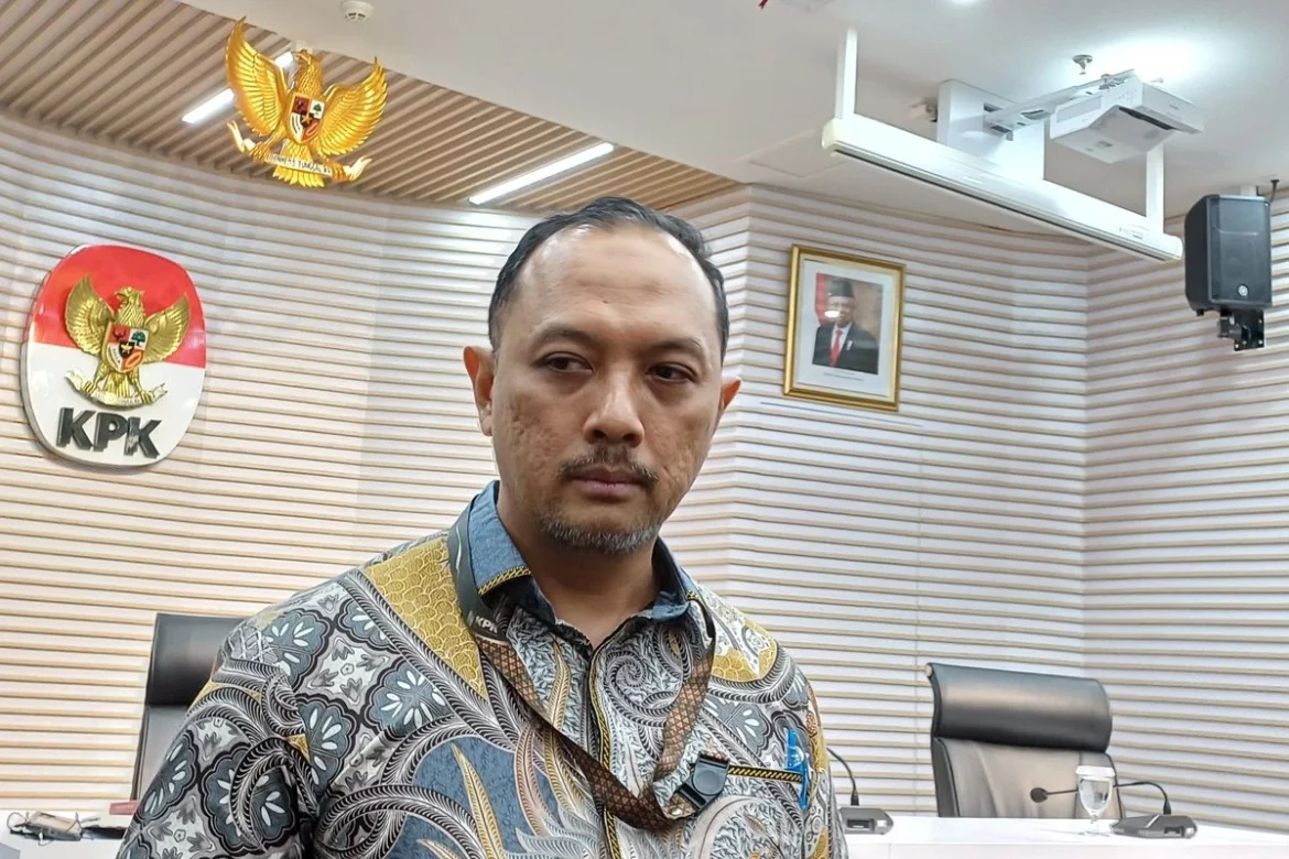 KPK geledah kantor OJK terkait penyidikan korupsi CSR BI