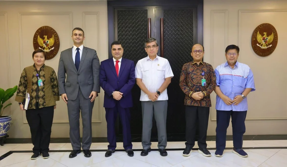 Menaker Yassierli Terima Kunjungan Kehormatan Dubes Yordania
