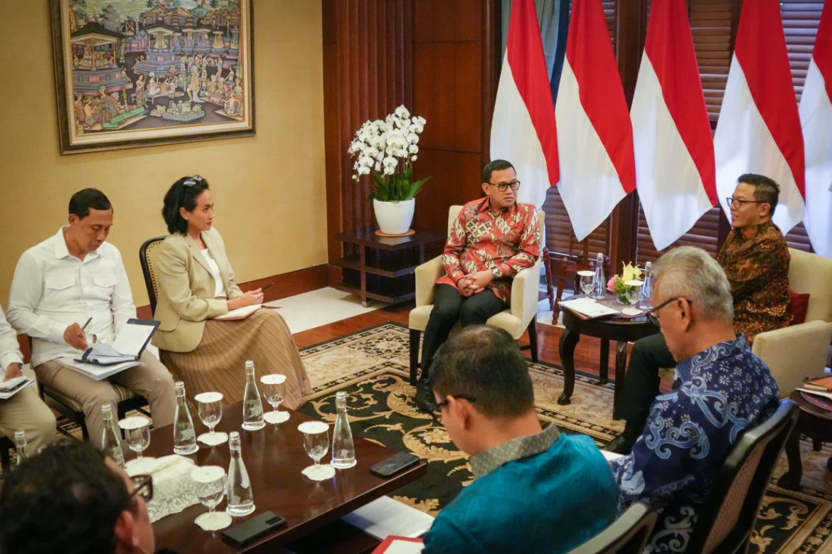 Menteri Karding dan Menlu Sugiono Bahas Pelindungan Pekerja Migran.