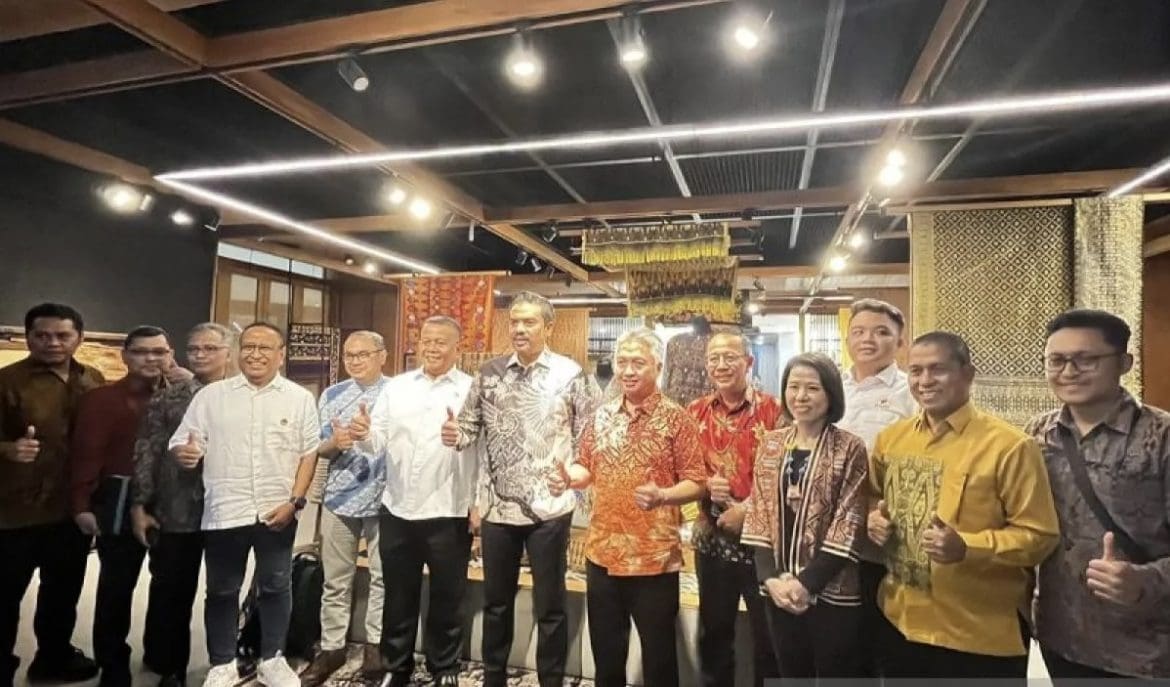 Foto: Menteri UMKM RI Maman Abdurrahman bersama rombongan tourism, creative industry and performing arts Minister of Serawak. (Istimewa)