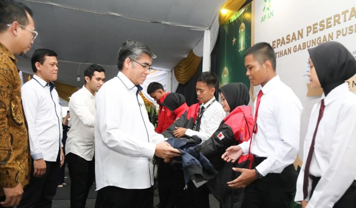 Menaker Melepas 246 Peserta Pemagangan ke Jepang