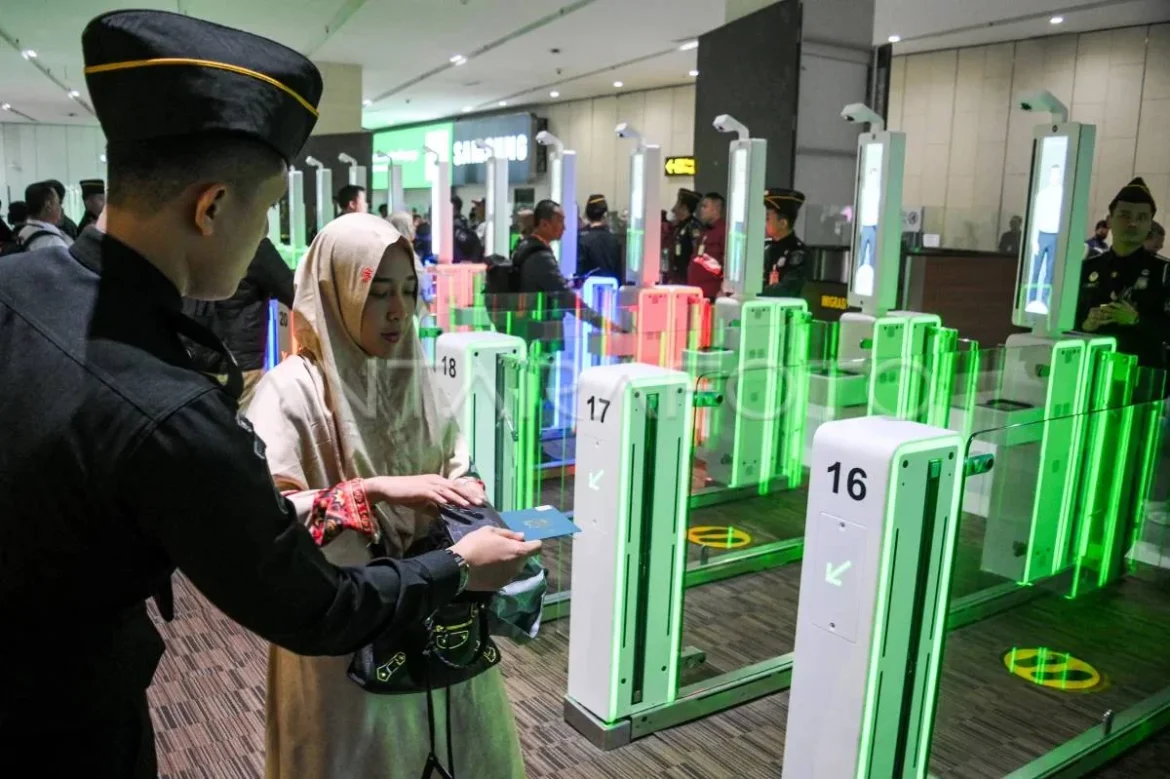 Pemeriksaan 98 Unit Autogate Imigrasi Dioprasikan di Bandara Soetta