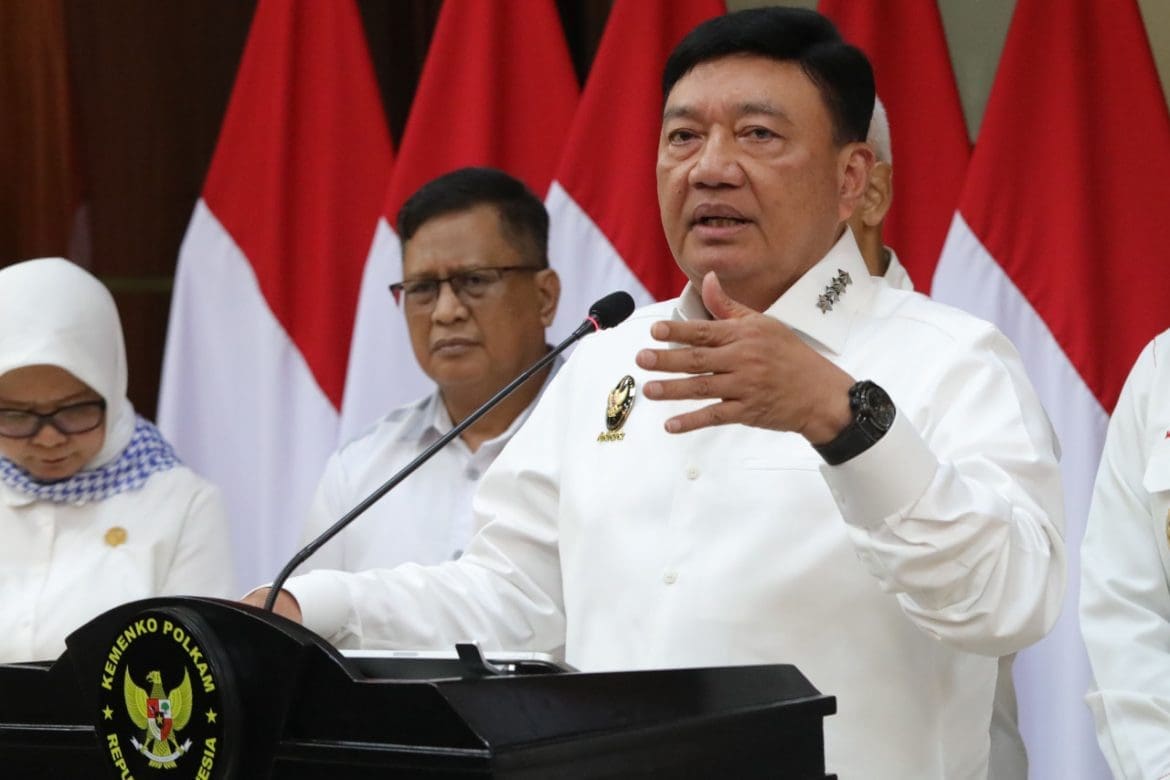 Menko Polkam Permudah Syarat Administrasi Menjadi PMI legal