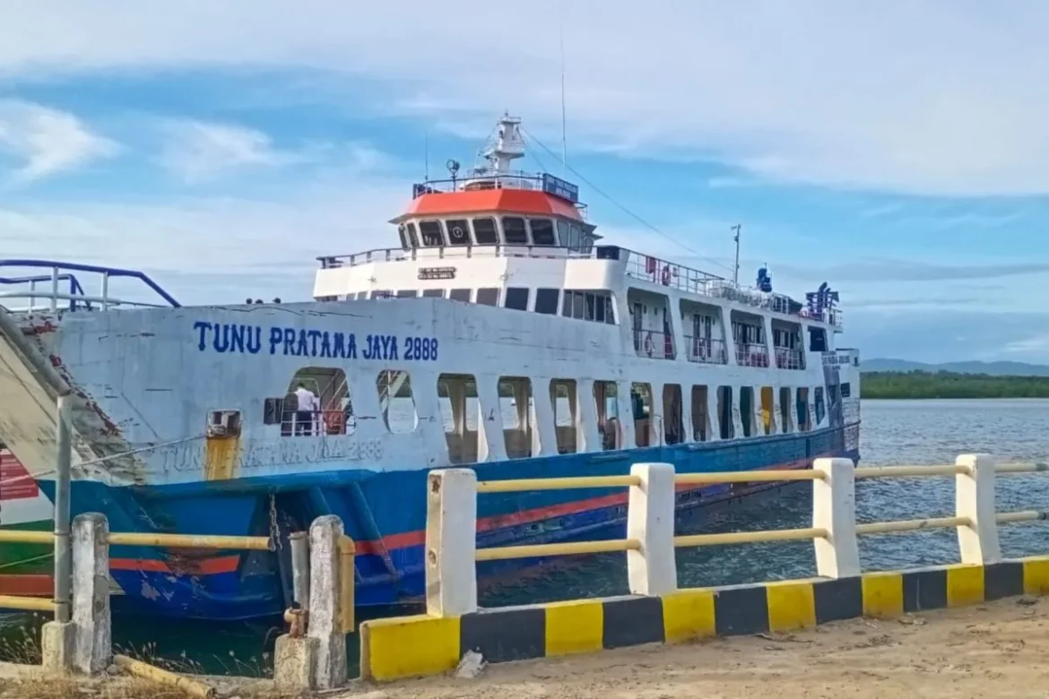 KMP Tunu Pratama Jaya. Foto: Antara