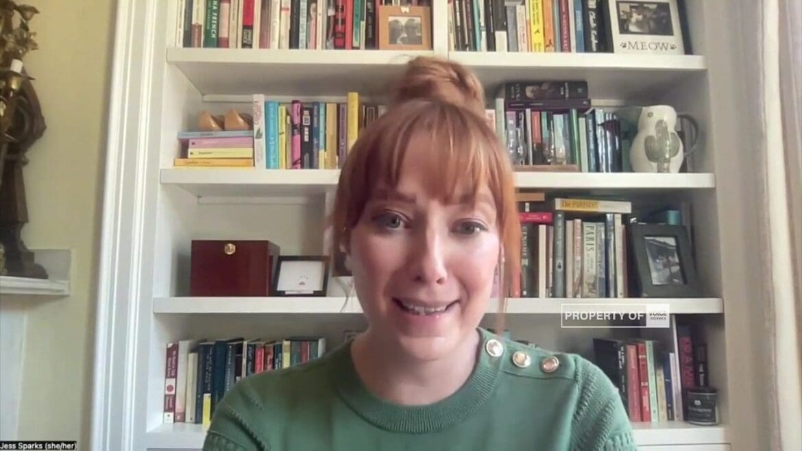 Foto : Profesor Jessica Sparks dari Friedman School of Nutrition Science and Policy saat menghadiri seminar memperingati Hari Minggu Migran Sedunia,yang diselenggarakan oleh lembaga sosial Stella Maris Batam yang bertema “Berjalan dan Merawat Harapan Bersama Migran, Pelaut, dan Keluarganya.” Acara yang diselenggarakan pada Minggu (21/9/2025) di Ballroom Pacific Hotel. (dok.old.voiceindonesia.co)