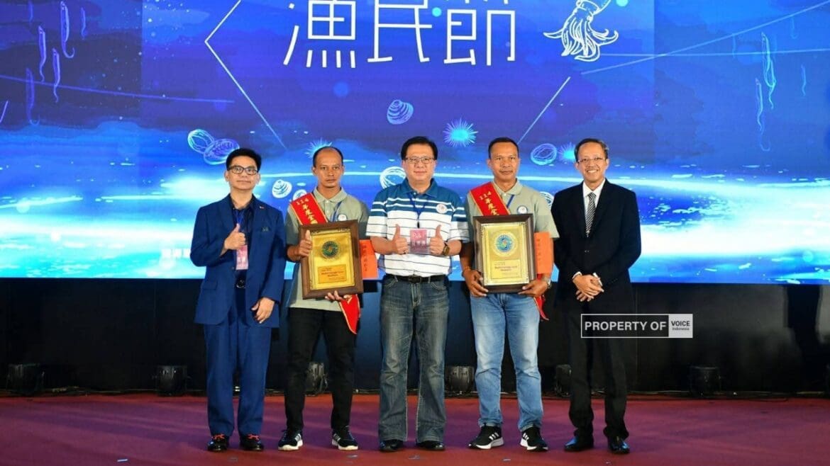 Foto : Penganugerahan ini diselenggarakan oleh Fisheries Agency Taiwan dan dihadiri langsung oleh Kepala KDEI Taipei, Arif Sulistiyo. Berlangsung di Fullon Hotel Tamsui Fisherman’s Wharf, New Taipei City.pada jumat (12/9/2025) (dok.old.voiceindonesia.co/KDEI Taipei)