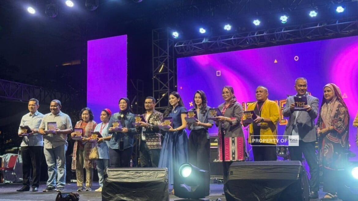 Foto : Semangat budaya dan solidaritas UTIFEST mendapatkan dukungan langsung dari berbagai pihak. Gubernur Maluku Utara, Sherly Tjoanda Laos (dok.Voiceindonesia.co)