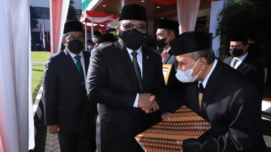 Menag Tetapkan 15 Guru Besar Rumpun Ilmu Agama Menag Tetapkan 15 Guru Besar Rumpun Ilmu Agama
