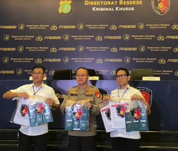 Polda Metro Tangkap Pasutri Penyalur 22 Calon Pekerja Migran Indonesia Ilegal tujuan Arab Saudi Polda Metro Tangkap Pasutri Penyalur 22 Calon Pekerja Migran Indonesia Ilegal tujuan Arab Saudi