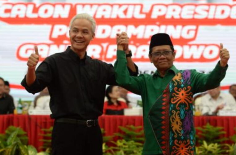 Megawati Umumkan Mahfud MD Sebagai Bakal Calon Wakil Presiden Megawati Umumkan Mahfud MD Sebagai Bakal Calon Wakil Presiden