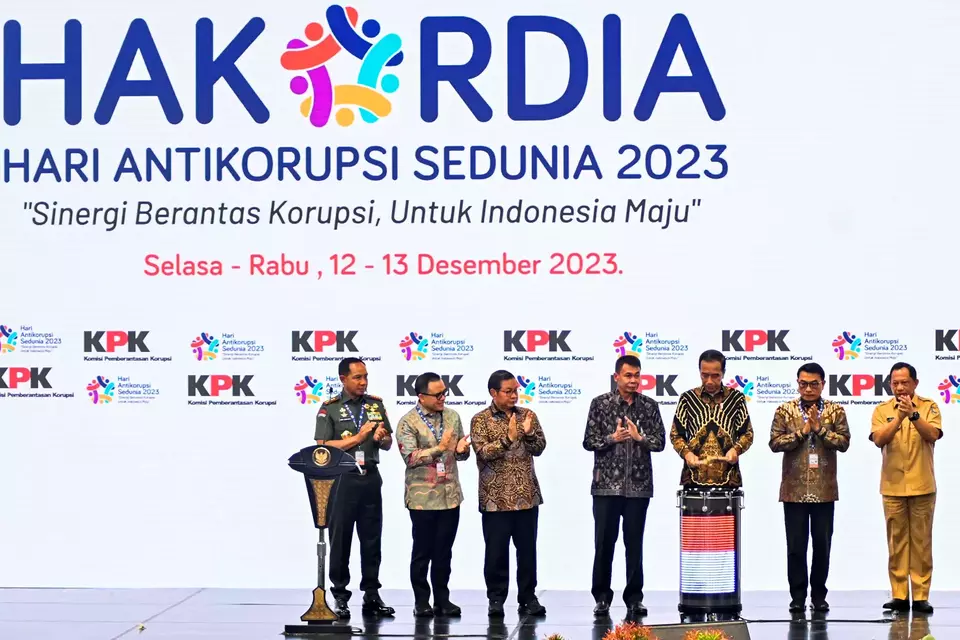 Jokowi Sebut Ratusan Pejabat Tersandung Korupsi Jokowi Sebut Ratusan Pejabat Tersandung Korupsi