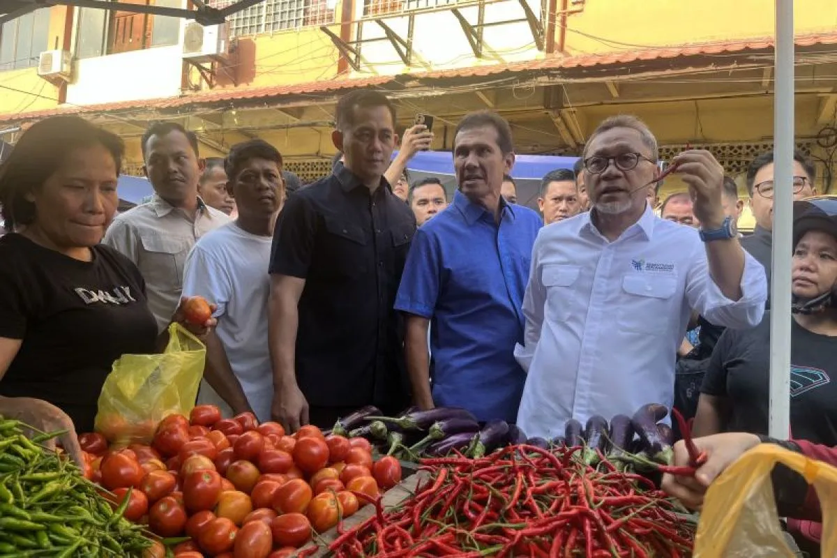 Zulkifli Hasan Pastikan Pasokan Bahan Pokok Zulkifli Hasan Pastikan Pasokan Bahan Pokok