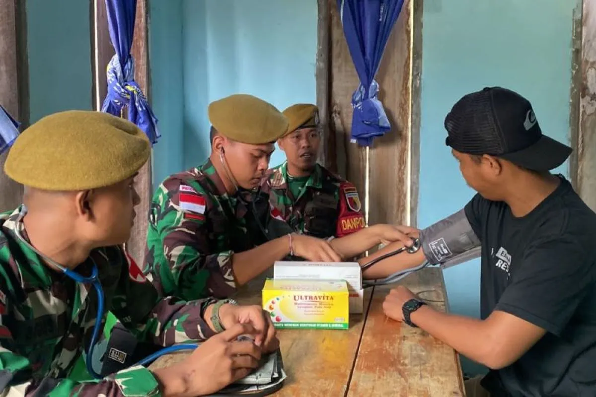 Satgas Pamtas Melayani Kesehatan Keliling di Perbatasan Malaysia Satgas Pamtas Melayani Kesehatan Keliling di Perbatasan Malaysia