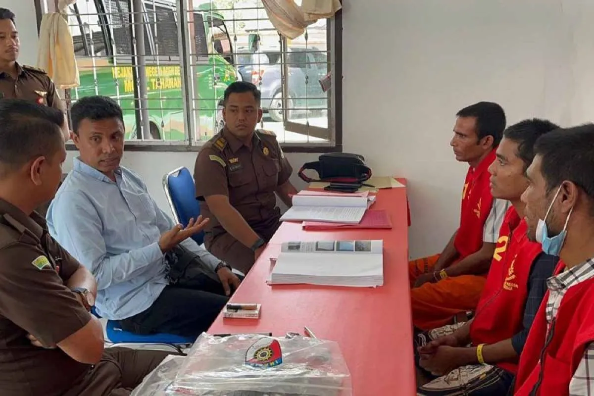 Kejari Aceh Besar Susun Dakwaan Perkara Penyelundupan Rohingya Kejari Aceh Besar Susun Dakwaan Perkara Penyelundupan Rohingya