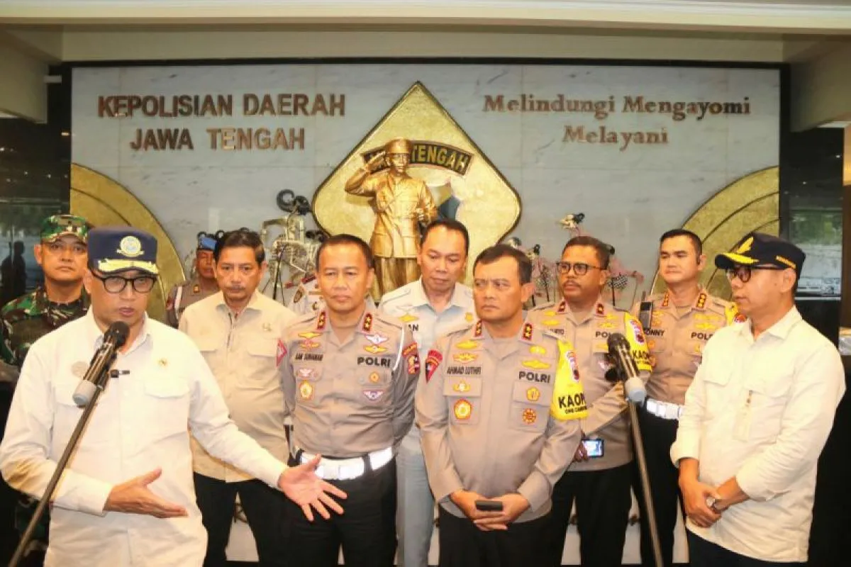 Menhub Minta Tradisi Balon Udara Sambut Lebaran Diawasi Ketat Menhub Minta Tradisi Balon Udara Sambut Lebaran Diawasi Ketat