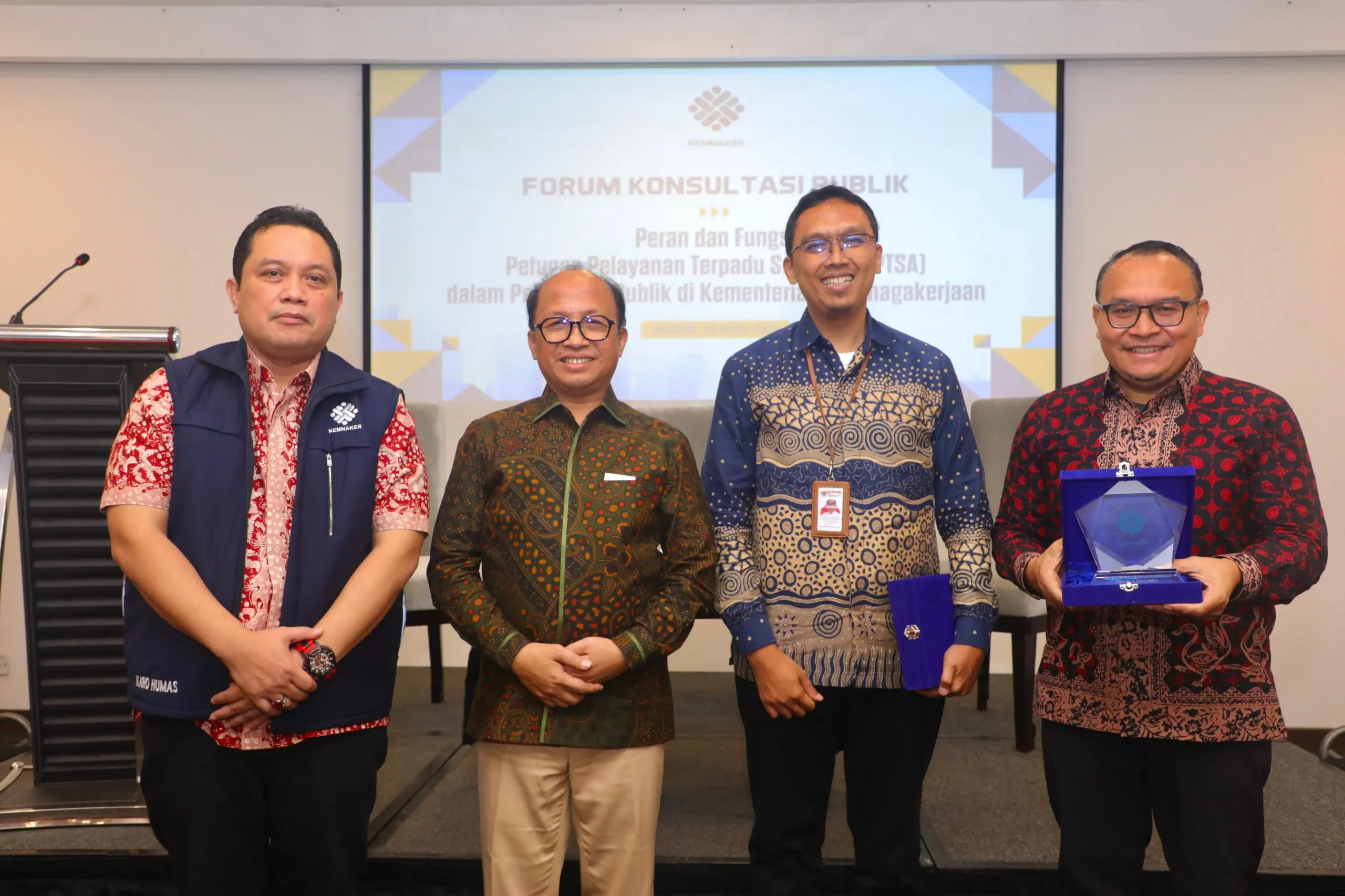 Kemnaker Komitmen Hadirkan Sistem Layanan yang Cepat dan Terpadu Kemnaker Komitmen Hadirkan Sistem Layanan yang Cepat dan Terpadu