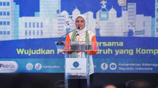 Menaker Pastikan Pemerintah Terus Upayakan Peningkatan Kompetensi SDM Menaker Pastikan Pemerintah Terus Upayakan Peningkatan Kompetensi SDM