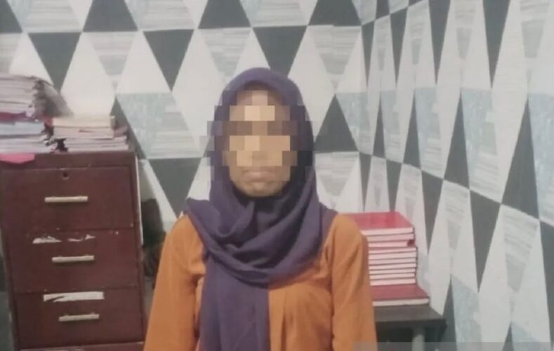 Polisi Tangkap Mantan PMI yang Diduga Sengaja Buang Bayi Polisi Tangkap Mantan PMI yang Diduga Sengaja Buang Bayi