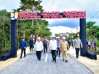 Percepat Mobilitas Orang dan Logistik, Jokowi Resmikan Inpres Jalan Daerah Percepat Mobilitas Orang dan Logistik, Jokowi Resmikan Inpres Jalan Daerah