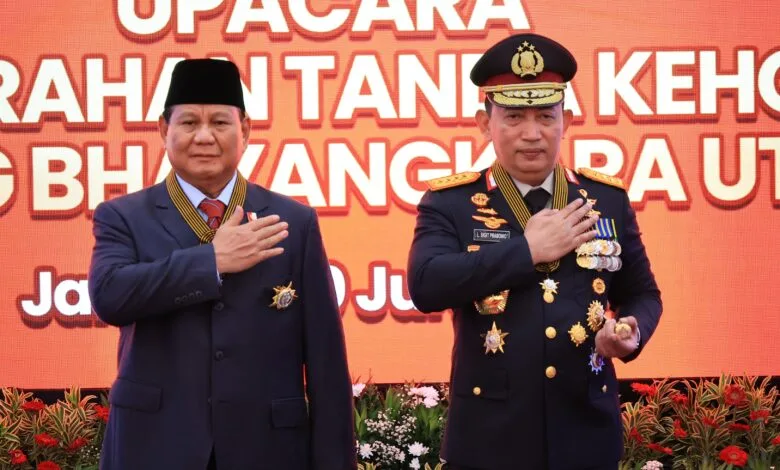 Menhan Prabowo Subianto Terima Penghargaan Bintang Bhayangkara Utama Polri Menhan Prabowo Subianto Terima Penghargaan Bintang Bhayangkara Utama Polri