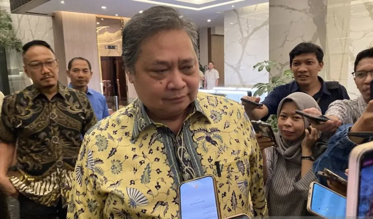 Airlangga Benarkan Adanya Rencana Kenaikan Gaji PNS Airlangga Benarkan Adanya Rencana Kenaikan Gaji PNS