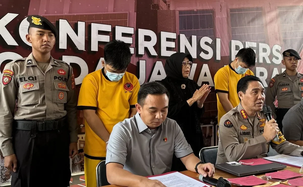 Polda Jabar ringkus dua pelaku sindikat judi online asal Kamboja Polda Jabar ringkus dua pelaku sindikat judi online asal Kamboja