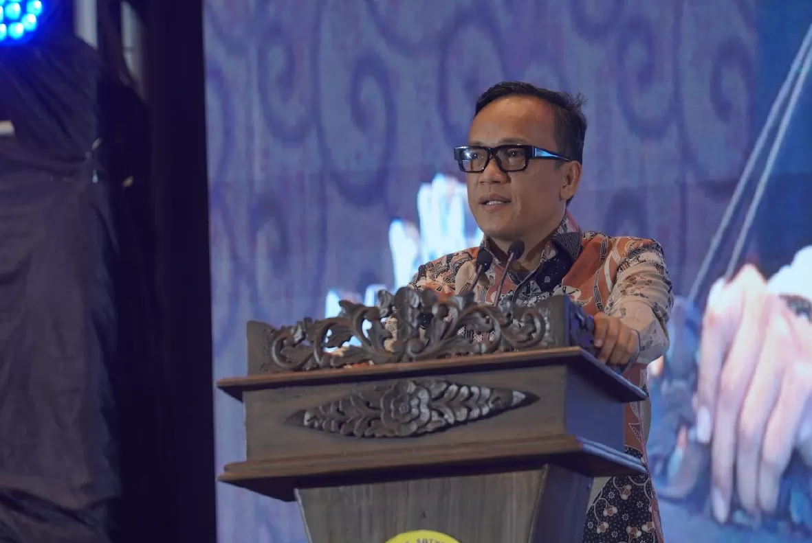 Wamenaker Tegaskan Komitmen Negara untuk Kesejahteraan Pekerja Wamenaker Tegaskan Komitmen Negara untuk Kesejahteraan Pekerja