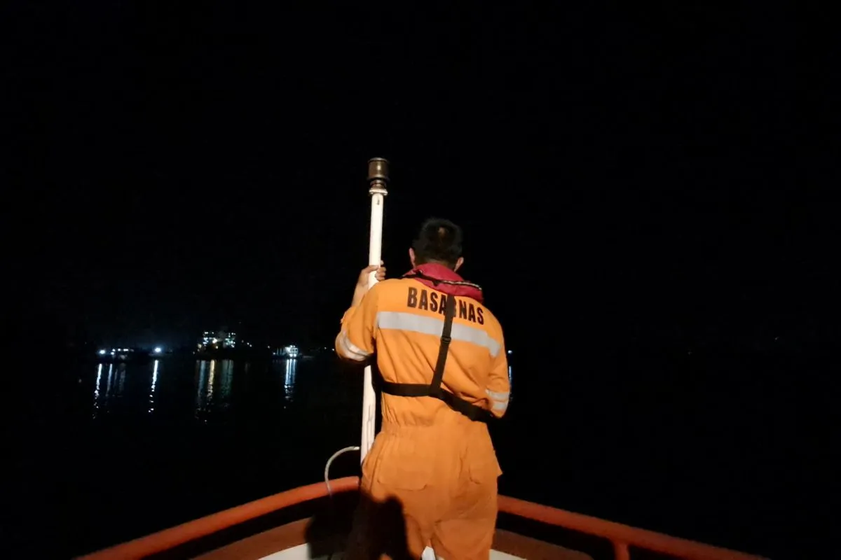 SAR Gabungan Evakuasi ABK asal Ukraina di Selat Karimata SAR Gabungan Evakuasi ABK asal Ukraina di Selat Karimata