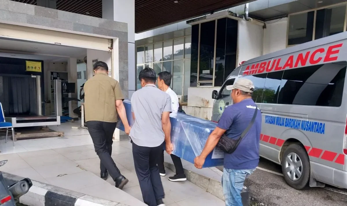 Tiga Jenazah WNI Kembali Dipulangkan dari Sarawak Tiga Jenazah WNI Kembali Dipulangkan dari Sarawak