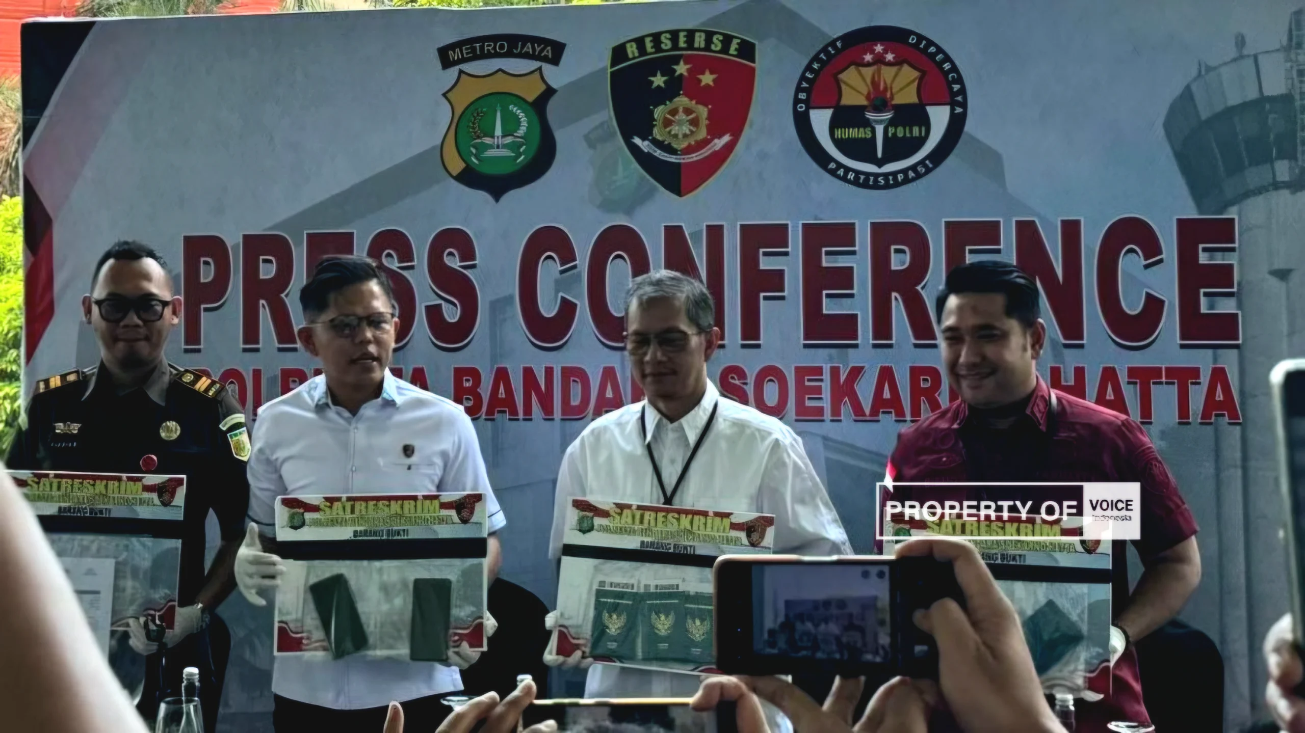 Polres Bandara Soekarno-Hatta Tangkap 22 Tersangka TPPO, Cegah Pengiriman 171 PMI Ilegal ke 12 Negara Polres Bandara Soekarno-Hatta Tangkap 22 Tersangka TPPO, Cegah Pengiriman 171 PMI Ilegal ke 12 Negara