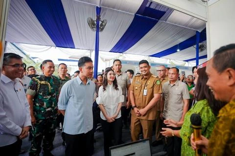 Didampingi Menaker Yassierli, Wapres Gibran Tinjau Job Fair di Medan Didampingi Menaker Yassierli, Wapres Gibran Tinjau Job Fair di Medan